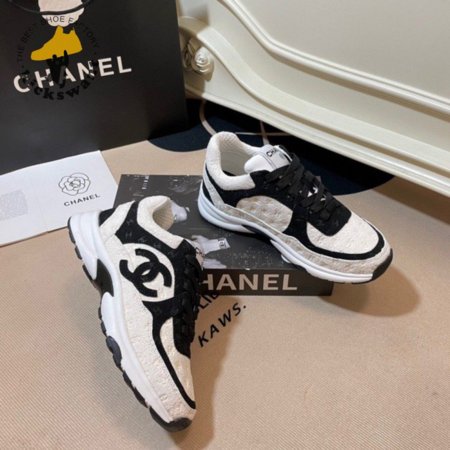 CHANEL LOW TOP TRAINER WHITE BLACK - CC1