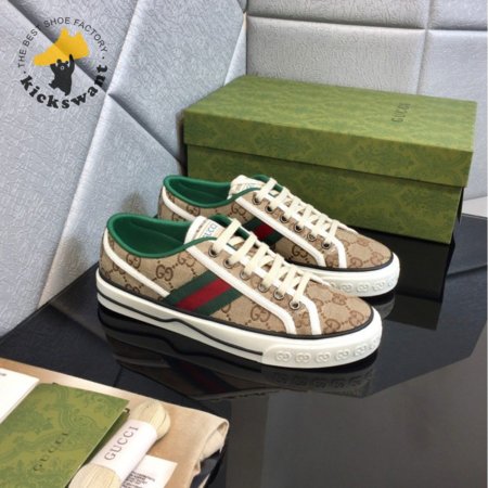 GUCCI TENNIS 1977 GG CANVAS SNEAKER - GC210