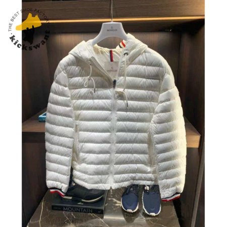 Moncler 2020 Down Jacket MC330055